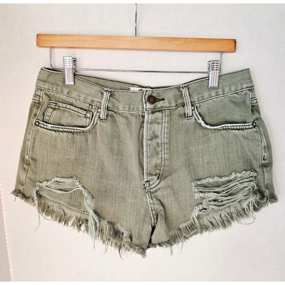 We The Free Loving Good Vibrations Cutoffs in Olive Size 28 - Picture 3 of 7